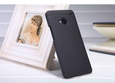 Пластиковая накладка Nillkin Matte для HTC One + защитная пленка &mdash; eCase
